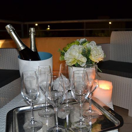 Roomy Apartment With Terrace & Parking Lecce Buitenkant foto