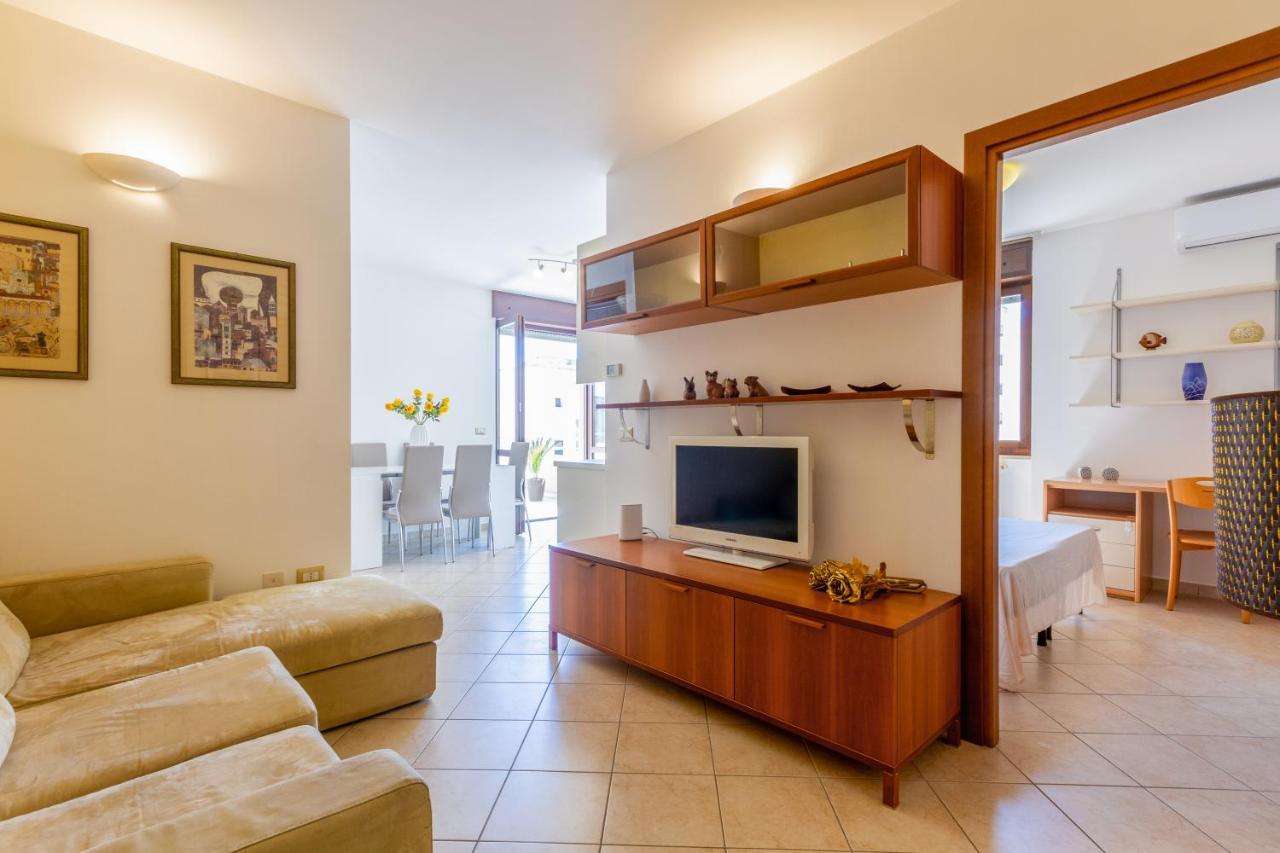 Roomy Apartment With Terrace & Parking Lecce Buitenkant foto