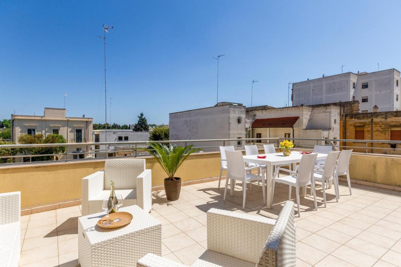 Roomy Apartment With Terrace & Parking Lecce Buitenkant foto