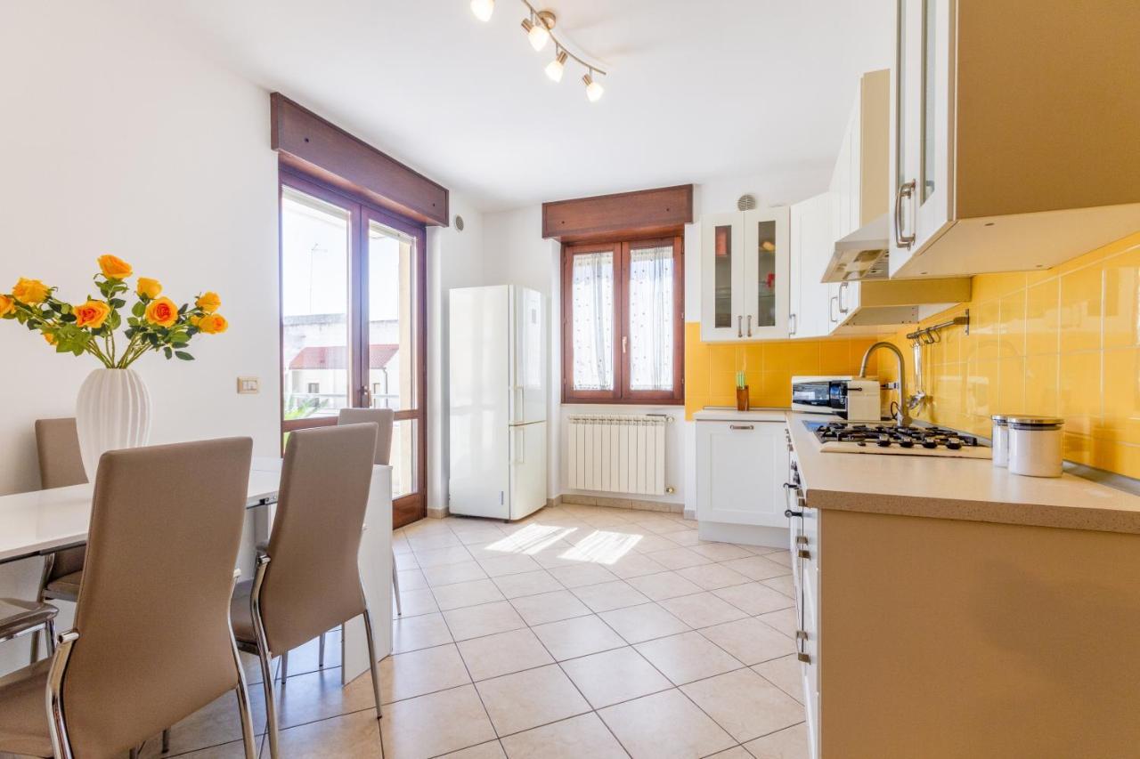 Roomy Apartment With Terrace & Parking Lecce Buitenkant foto