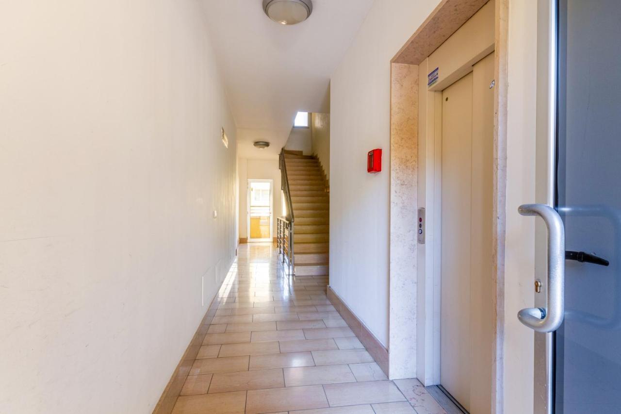 Roomy Apartment With Terrace & Parking Lecce Buitenkant foto