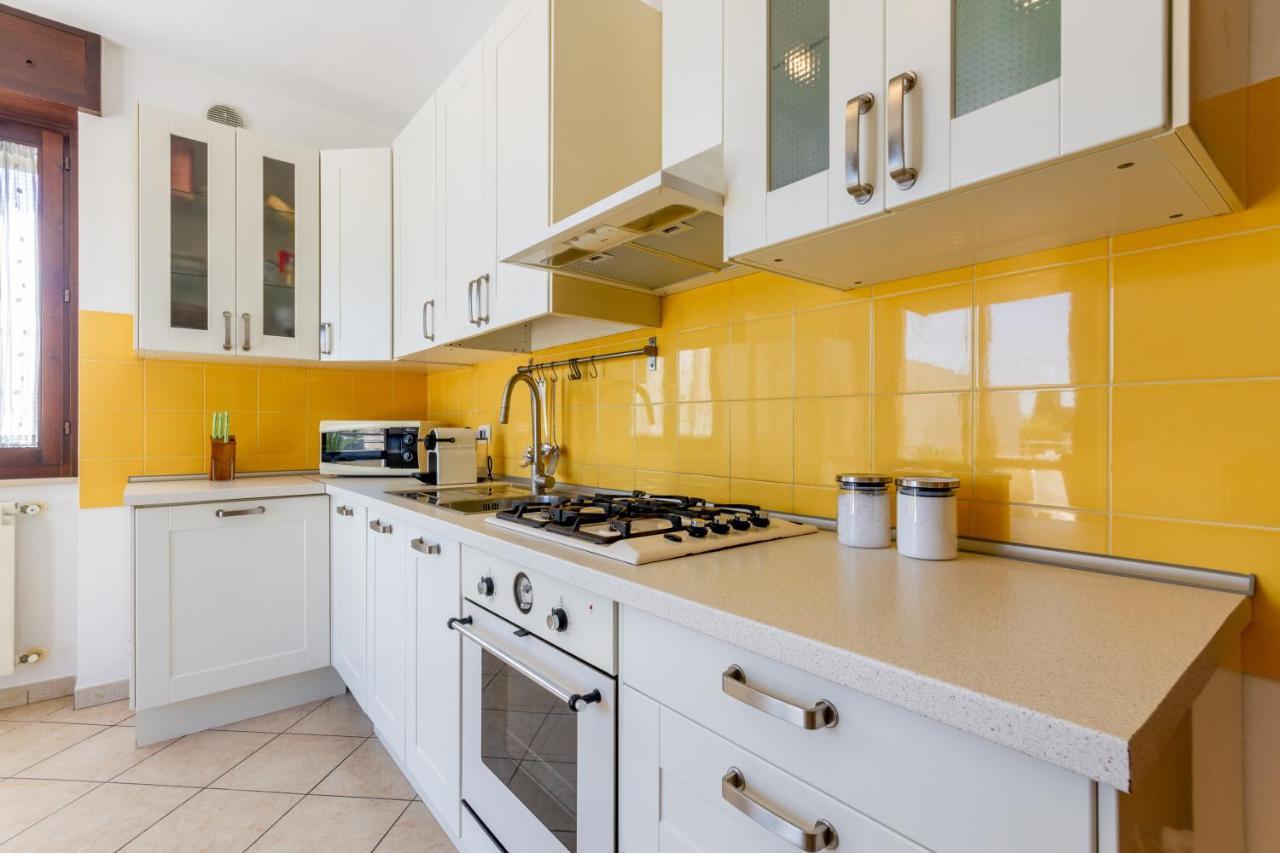 Roomy Apartment With Terrace & Parking Lecce Buitenkant foto