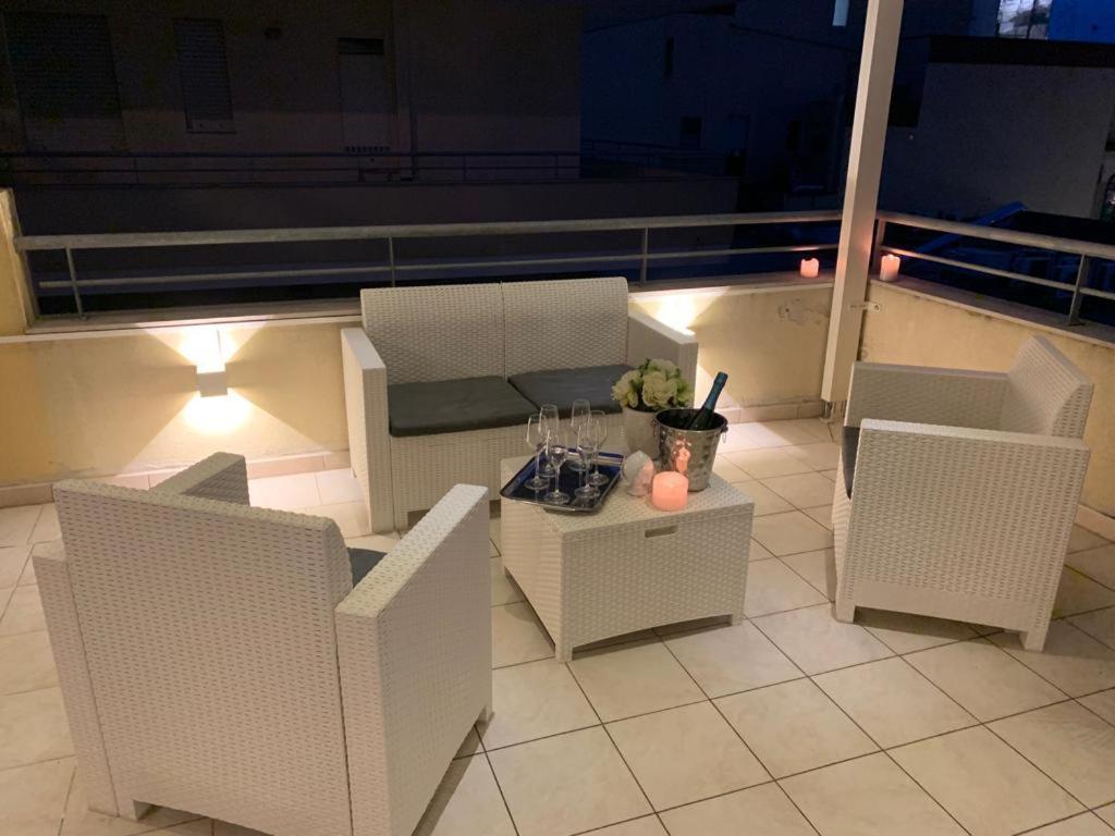 Roomy Apartment With Terrace & Parking Lecce Buitenkant foto